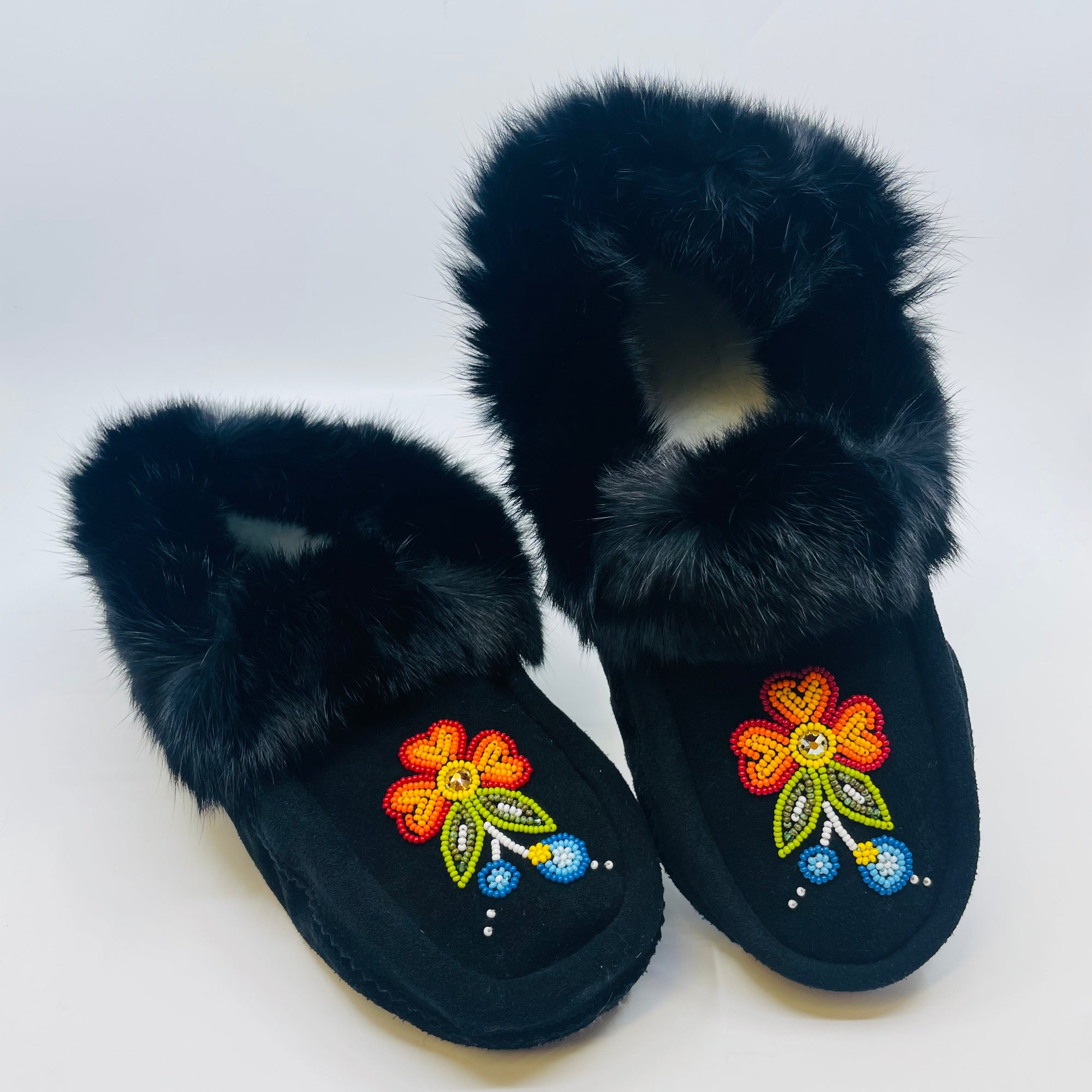 Tipi Bloom Moccasins - Manitobah Mukluks - Moccasin - House of Himwitsa Art Gallery