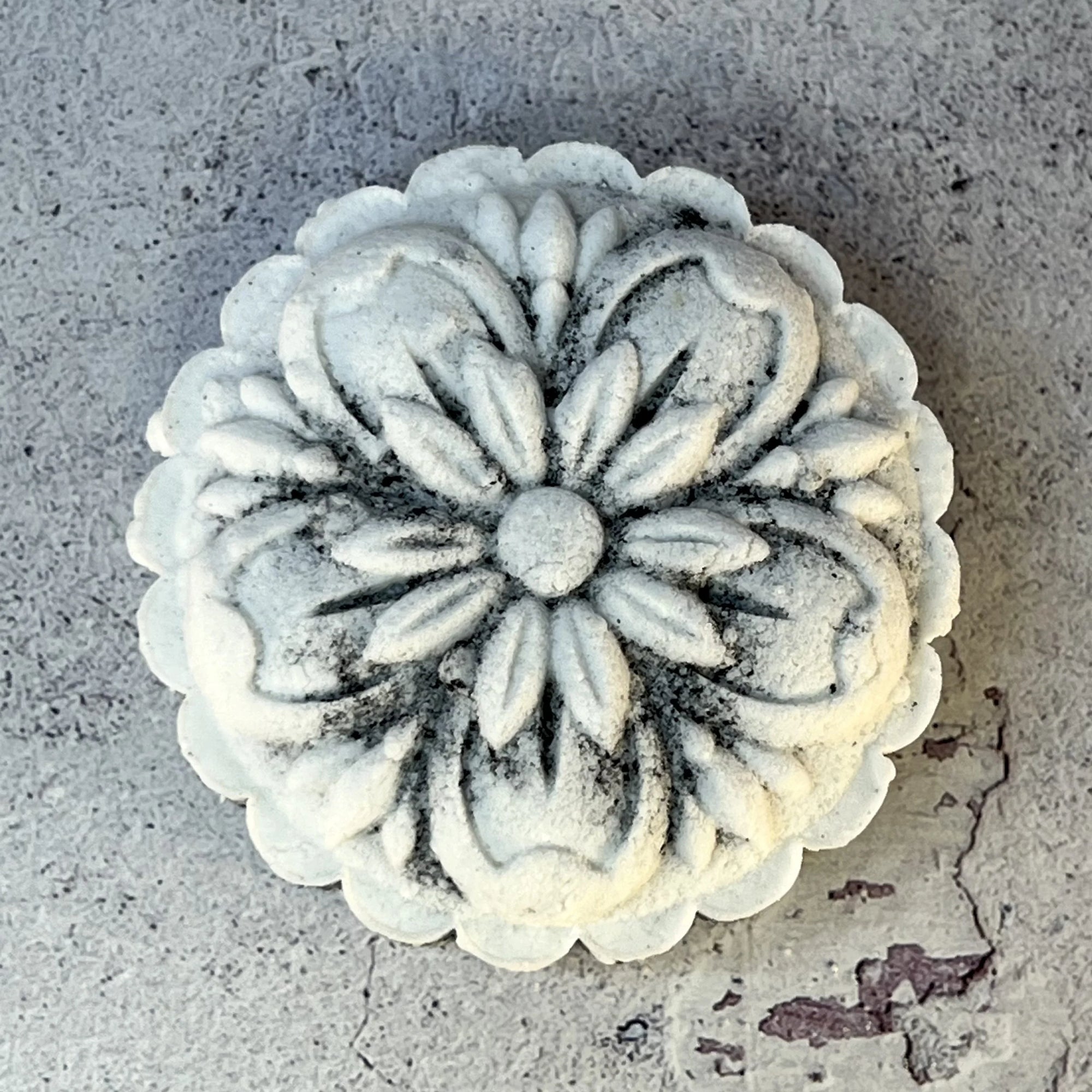Ravensong Bath Bombs & Mooncakes - Ravensong Soap and Candle -  - House of Himwitsa Art Gallery
