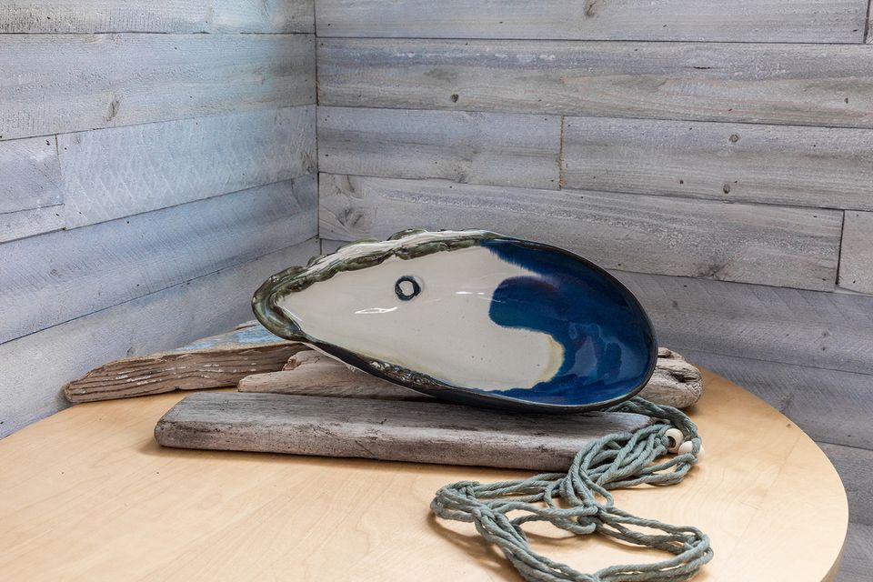 Mussel Shell Bowl Meduim - Mussel Shell Bowl Meduim -  - House of Himwitsa Native Art Gallery and Gifts